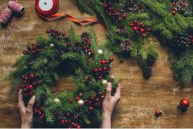 festive wreath workshop for Christmas at Sullington Manor Farm, West Sussex, RH20 4AE with Sam Gazey from Hot Pink Peony. Based in the scenic countryside in South Downs.